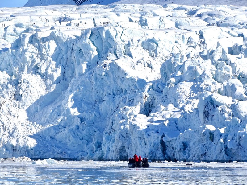 Spitsbergen Expeditie Cruise: ijsberen spotten op het pakijs