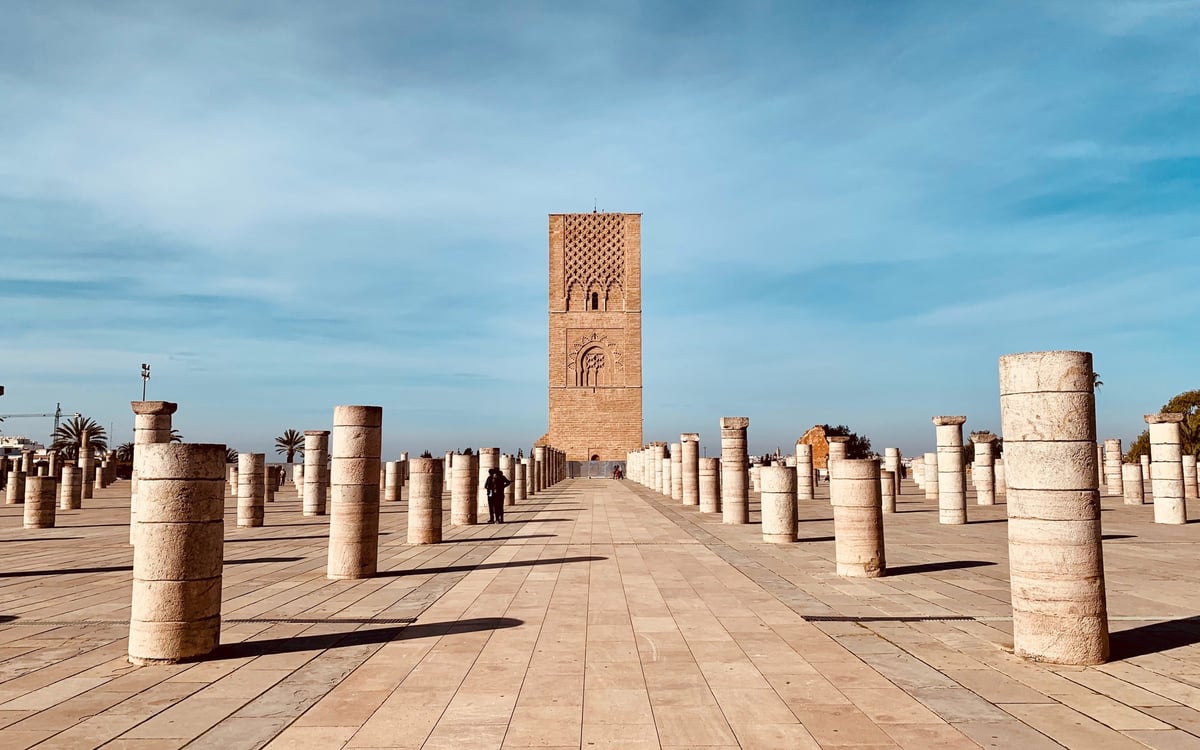 Tanger, Chefchaouen en de Koninklijke Steden per Trein en Bus