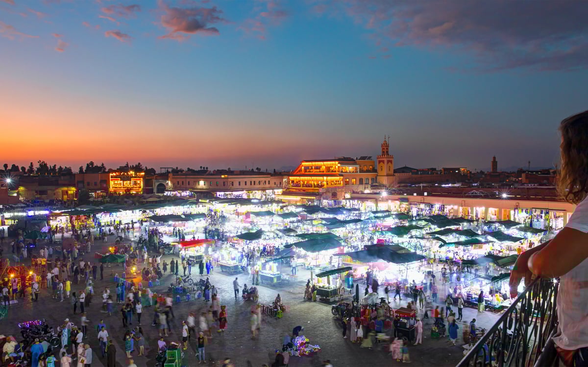 Tanger, Chefchaouen en de Koninklijke Steden per Trein en Bus