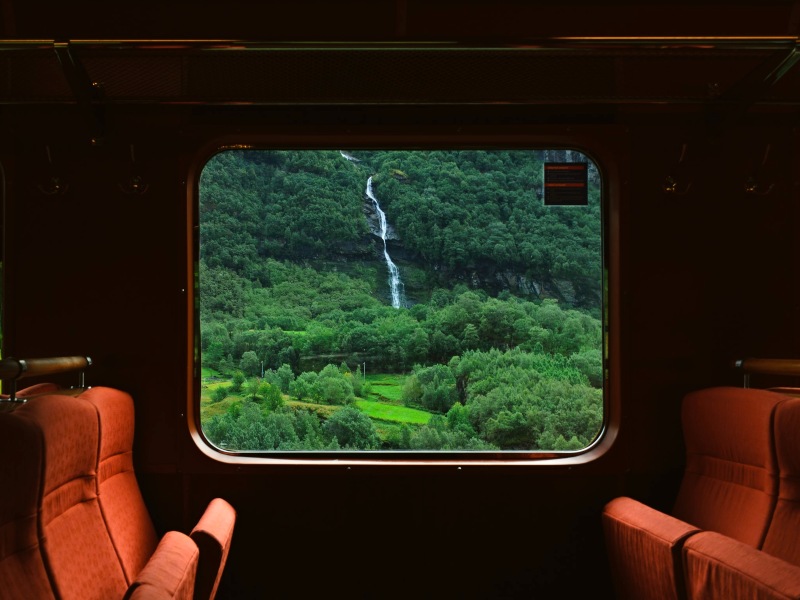 Met de boot, bus en trein door Noorwegen