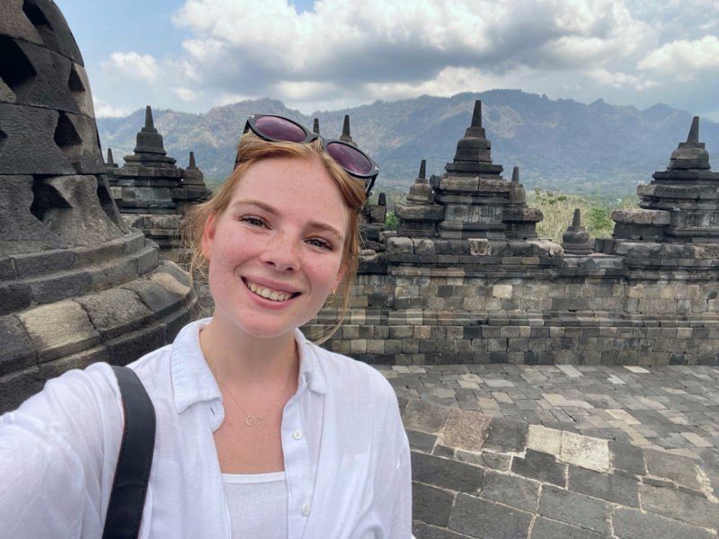 Slingerapen, fietstaxi’s en tempelwachters – door Sumatra, Java en Bali