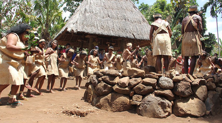 Cruise 12 dagen East Indies Exploration: Culture, Sea & Spice Maumere-Ambon