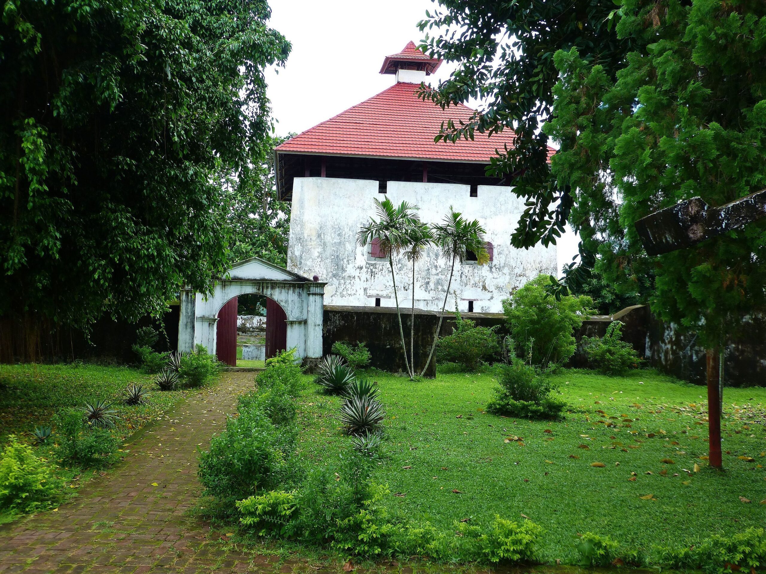 Ambon, Saparua en Seram, uitgebreid