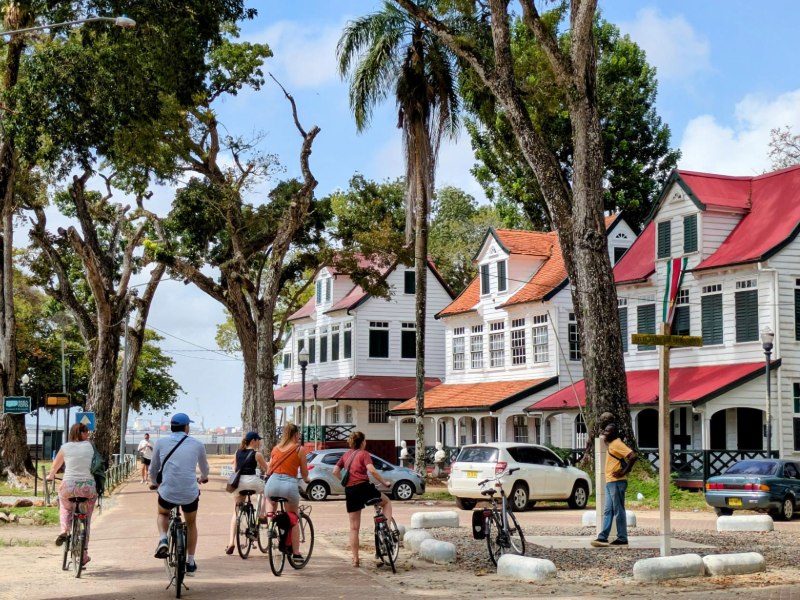 Switi Suriname & Dushi Curaçao