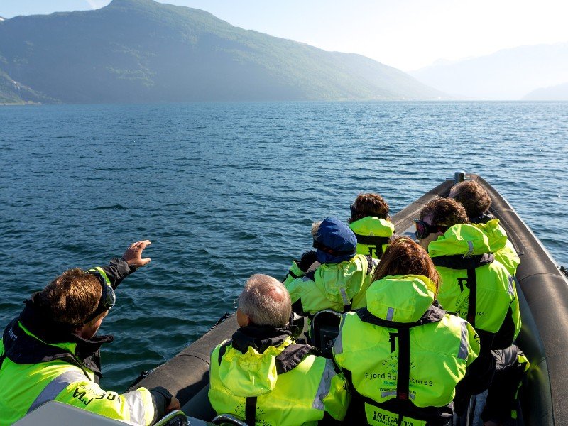 Met de boot, bus en trein door Noorwegen