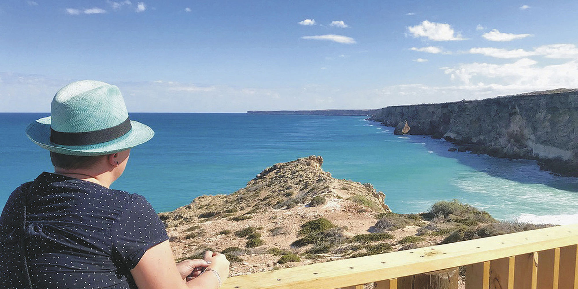 In kleine groep over de Nullarbor Plain